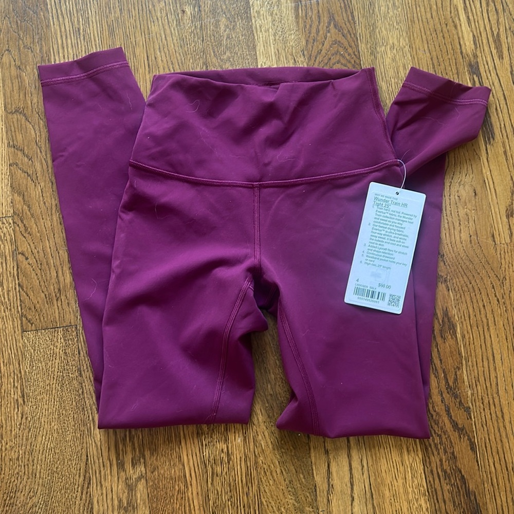 Lululemon Size 4 NWT maroon leggings